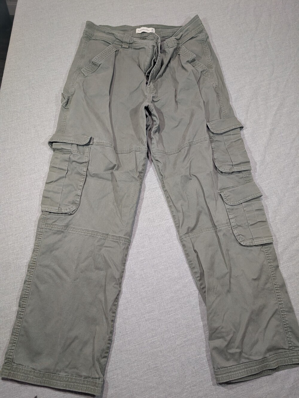 Abercrombie & Fitch light khaki cargo pants size 31/12r